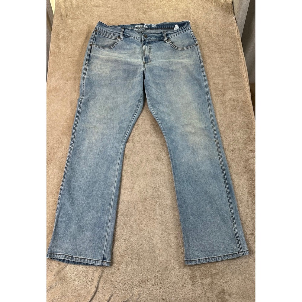 Wrangler Retro Slim Bootcut Denim Jeans Mens Size 36x32 Light Blue Wash bootcut